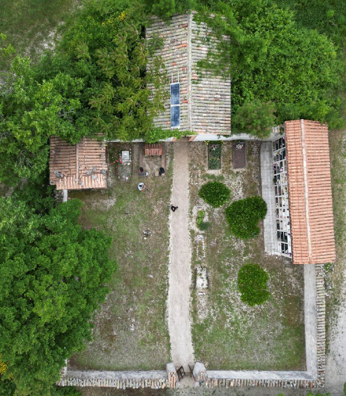 Cimitero di Perito – Camerino