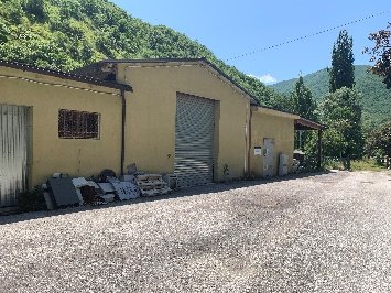 Magazzino e garage comunale – Visso