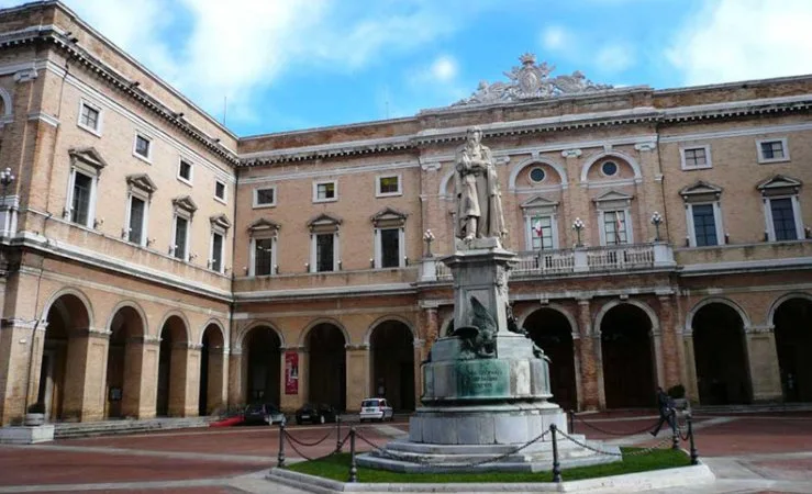 Recanati Town Hall (Palazzo Comunale) – photo 1